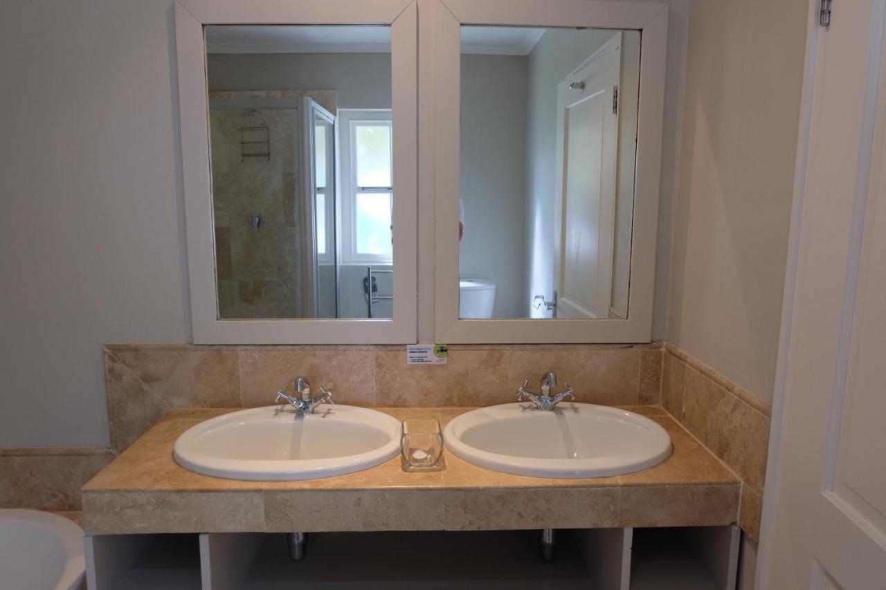 11 Westcliff Rentals Херманус Экстерьер фото